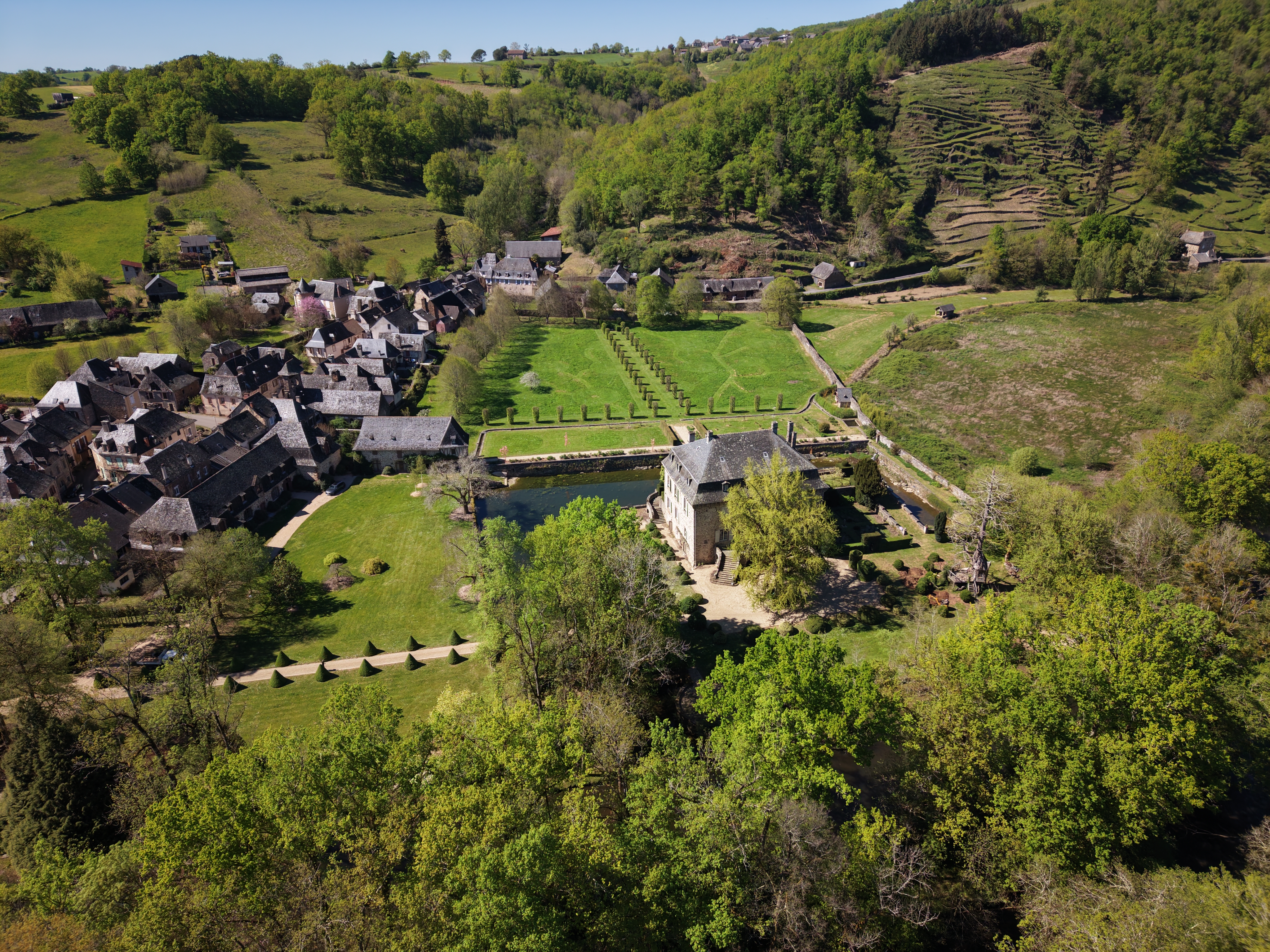 Vue aérienne du Château du Saillant